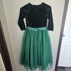 Girls velvet/tulle Green Christmas Dress size Girls Large (10-12)